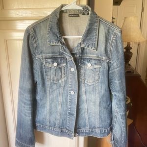 Women’s denim jacket waist length, size Medium